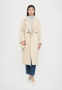 Max Mara Weekend Mantel