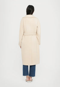Max Mara Weekend Mantel